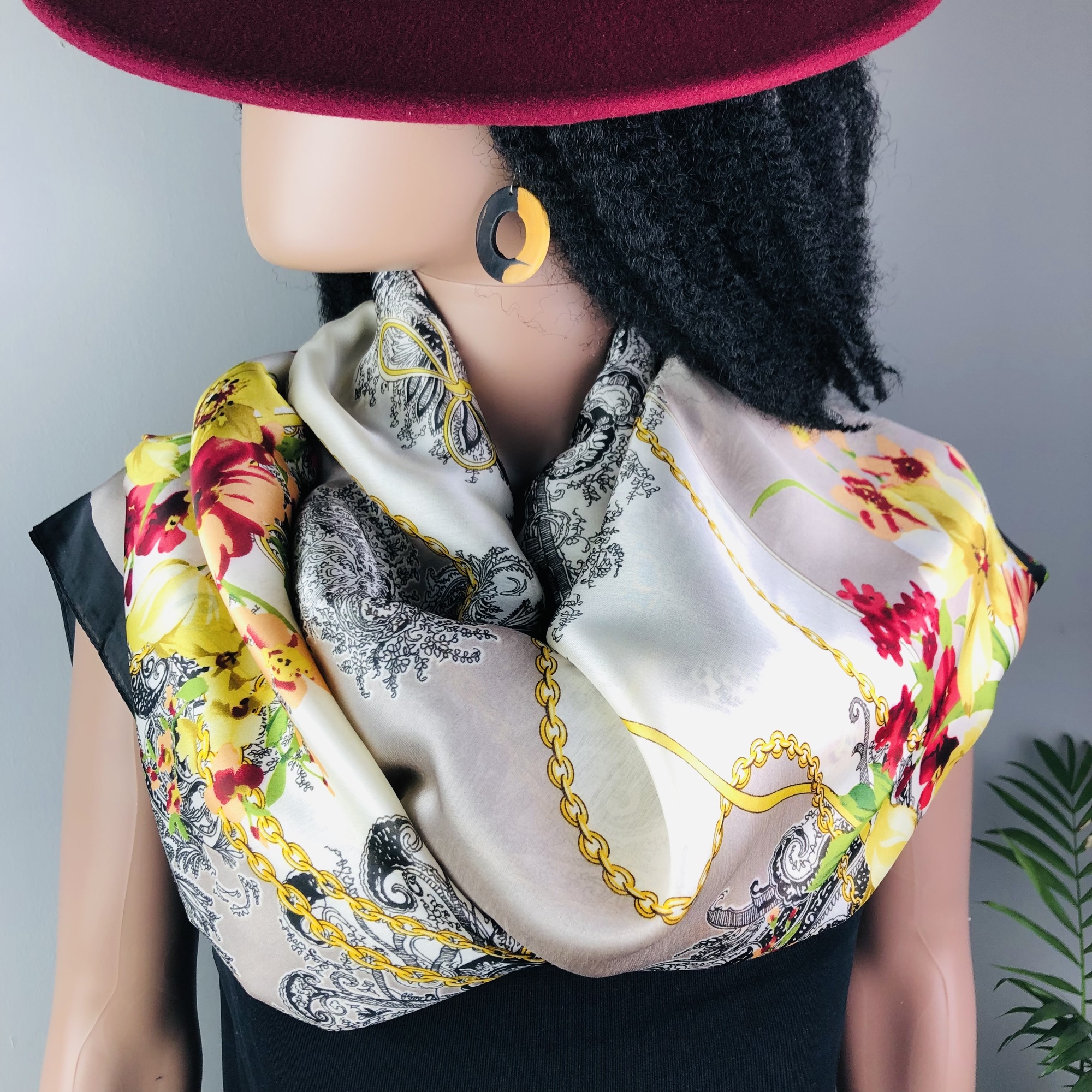 Musango Enigma Floral Chain Detail Jumbo Scarf - Image 6