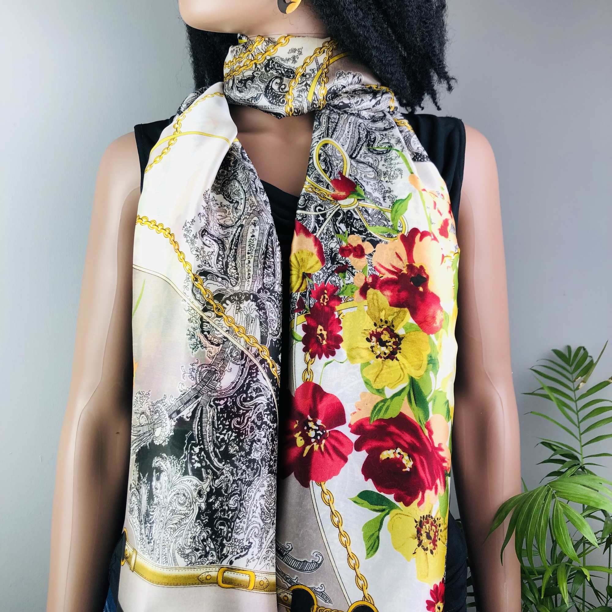 Musango Enigma Floral Chain Detail Jumbo Scarf - Image 3