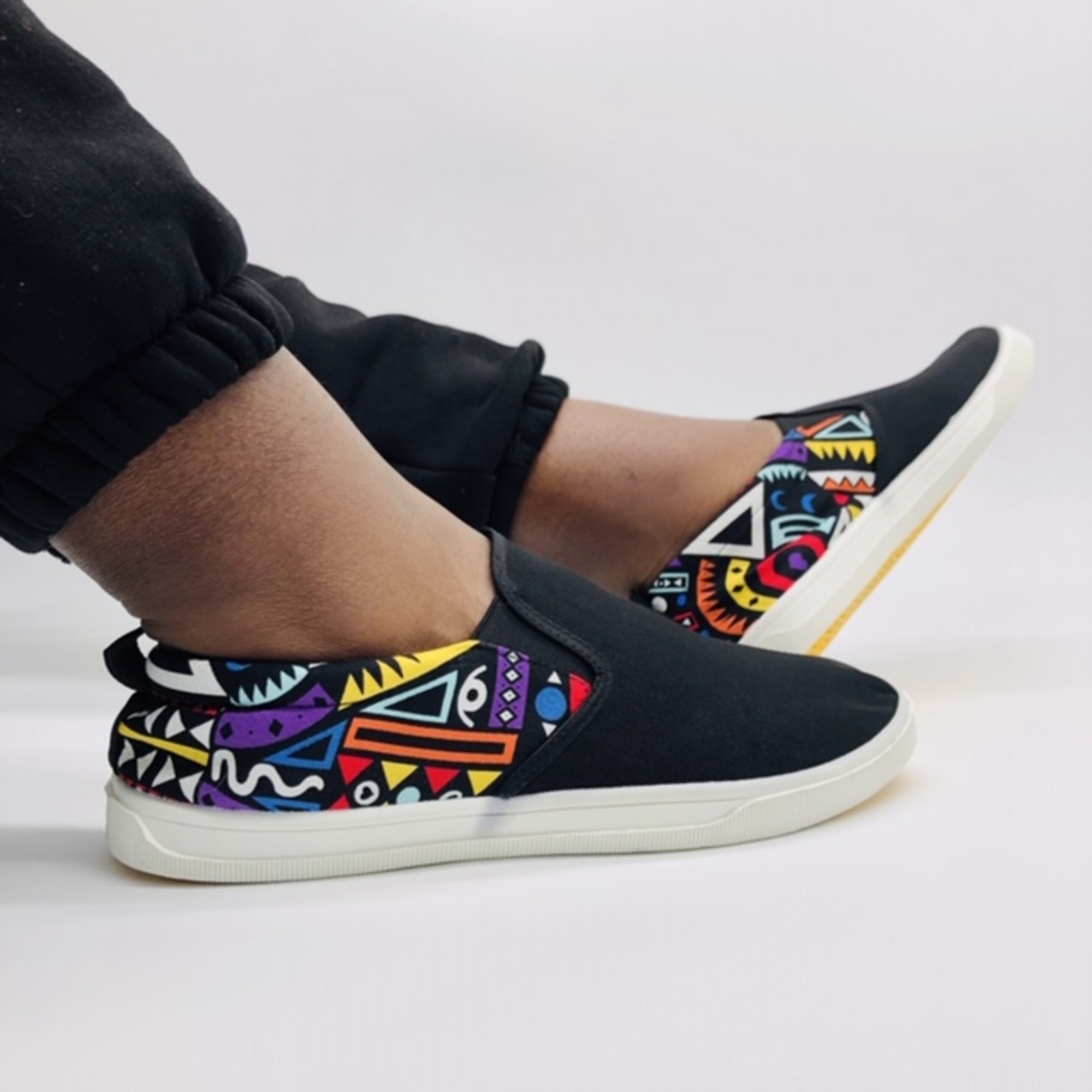 Ngwena African Print Mens Canvas Shoes - Image 4