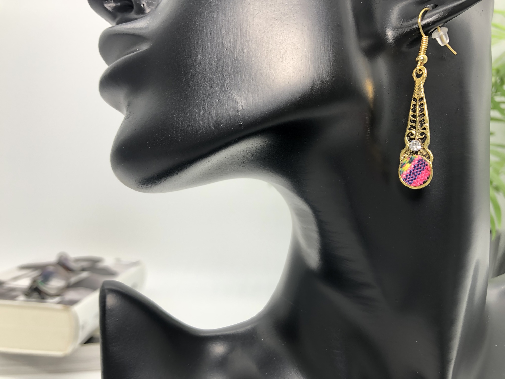 African Boho Necklace and Earring set - Fuschia - Image 5