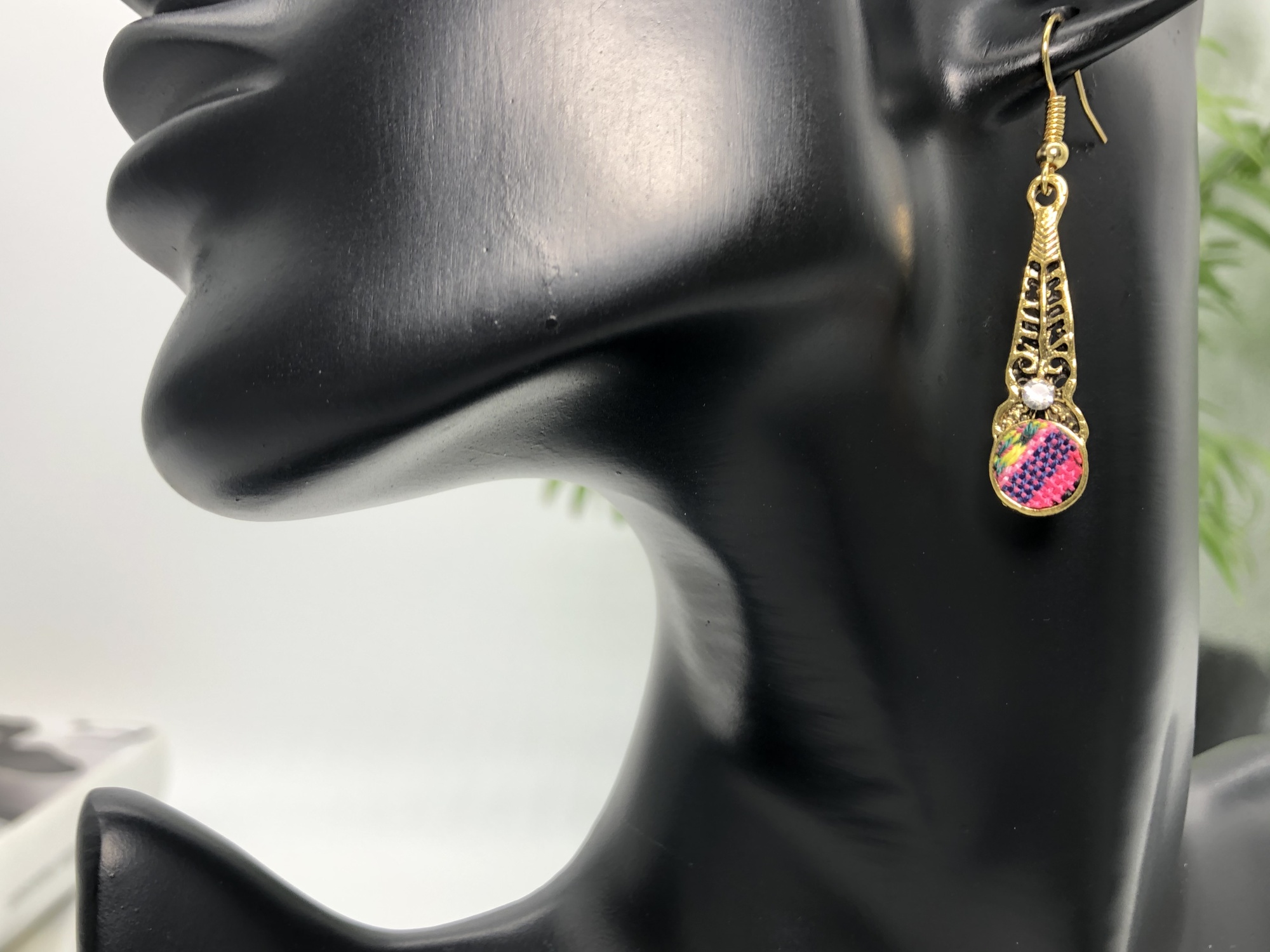 African Boho Necklace and Earring set - Fuschia - Image 4