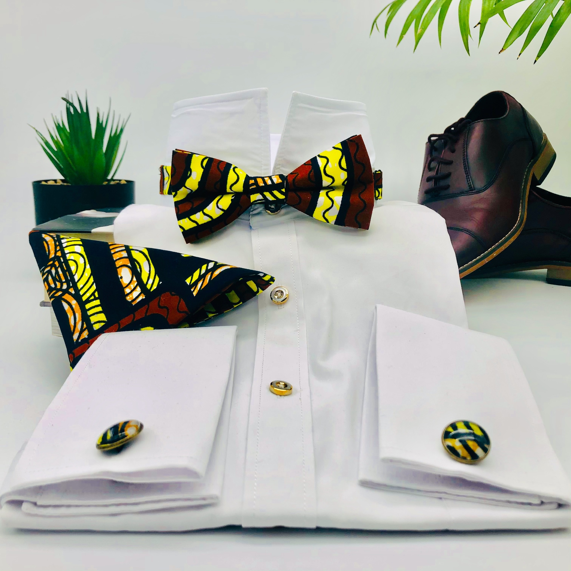 Esinsundu African Print Bowtie, Cufflink and Pocket Square - Image 4