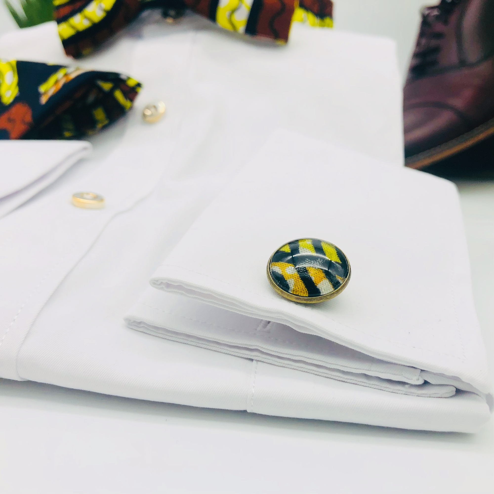 Esinsundu African Print Bowtie, Cufflink and Pocket Square - Image 5