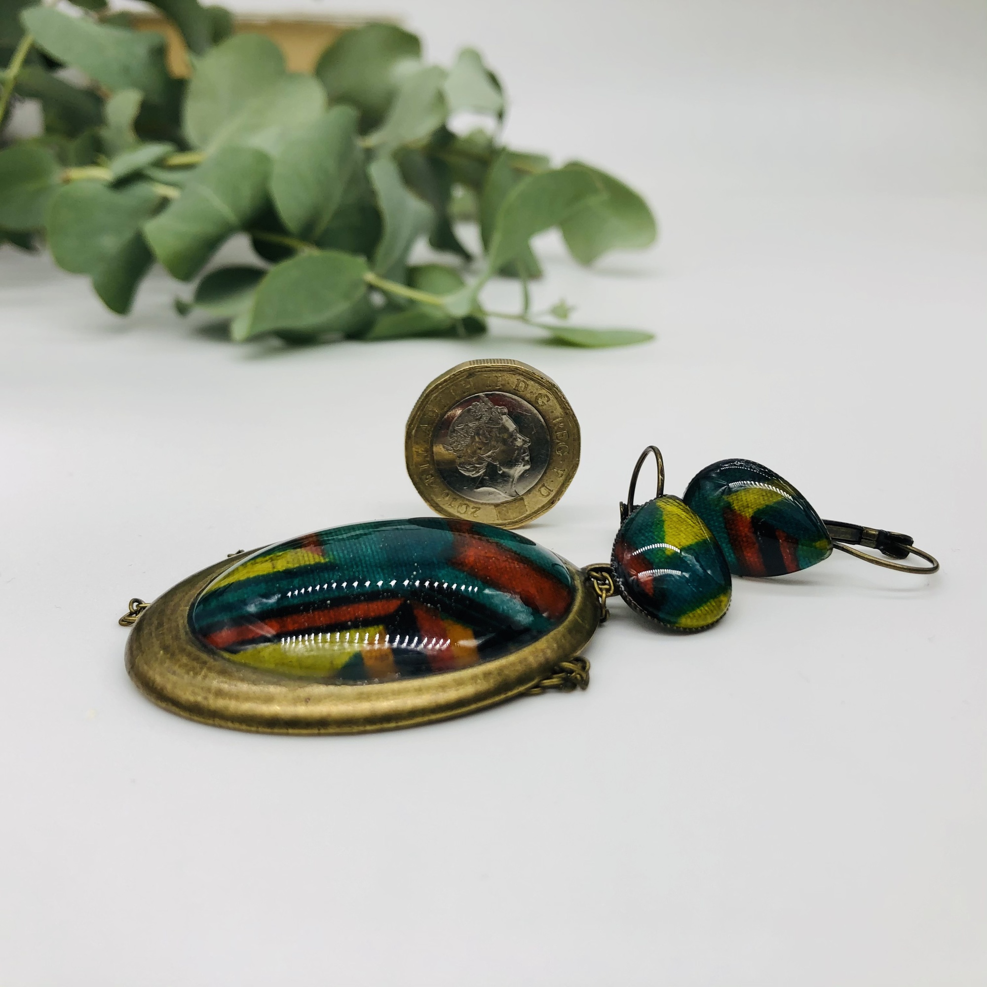 Kenterised 30x40mm Antique bronze African Print Style Pendant and Earring Set - Image 2