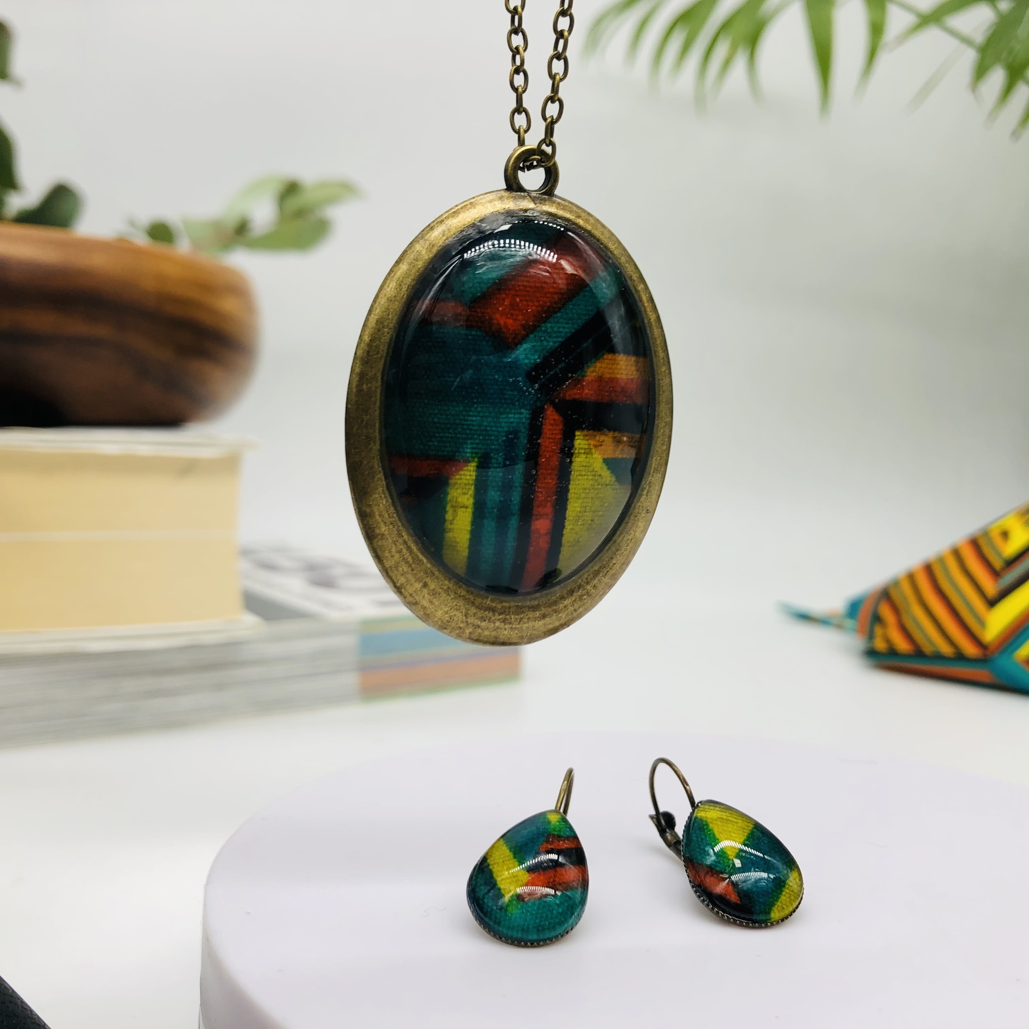 Kenterised 30x40mm Antique bronze African Print Style Pendant and Earring Set - Image 4