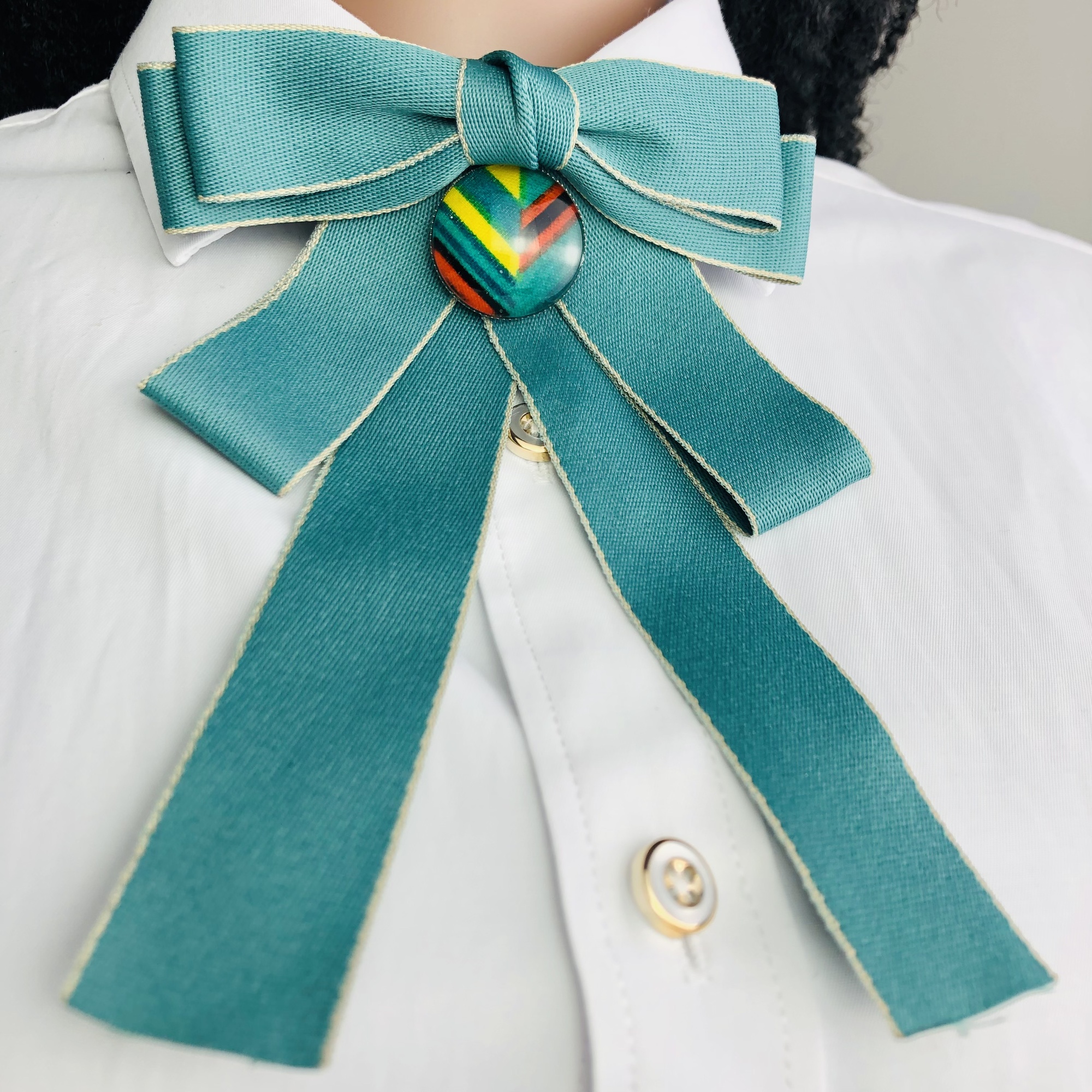 Jabot style bow tie with Kente brooch - Jade Green with beige trim - Image 3