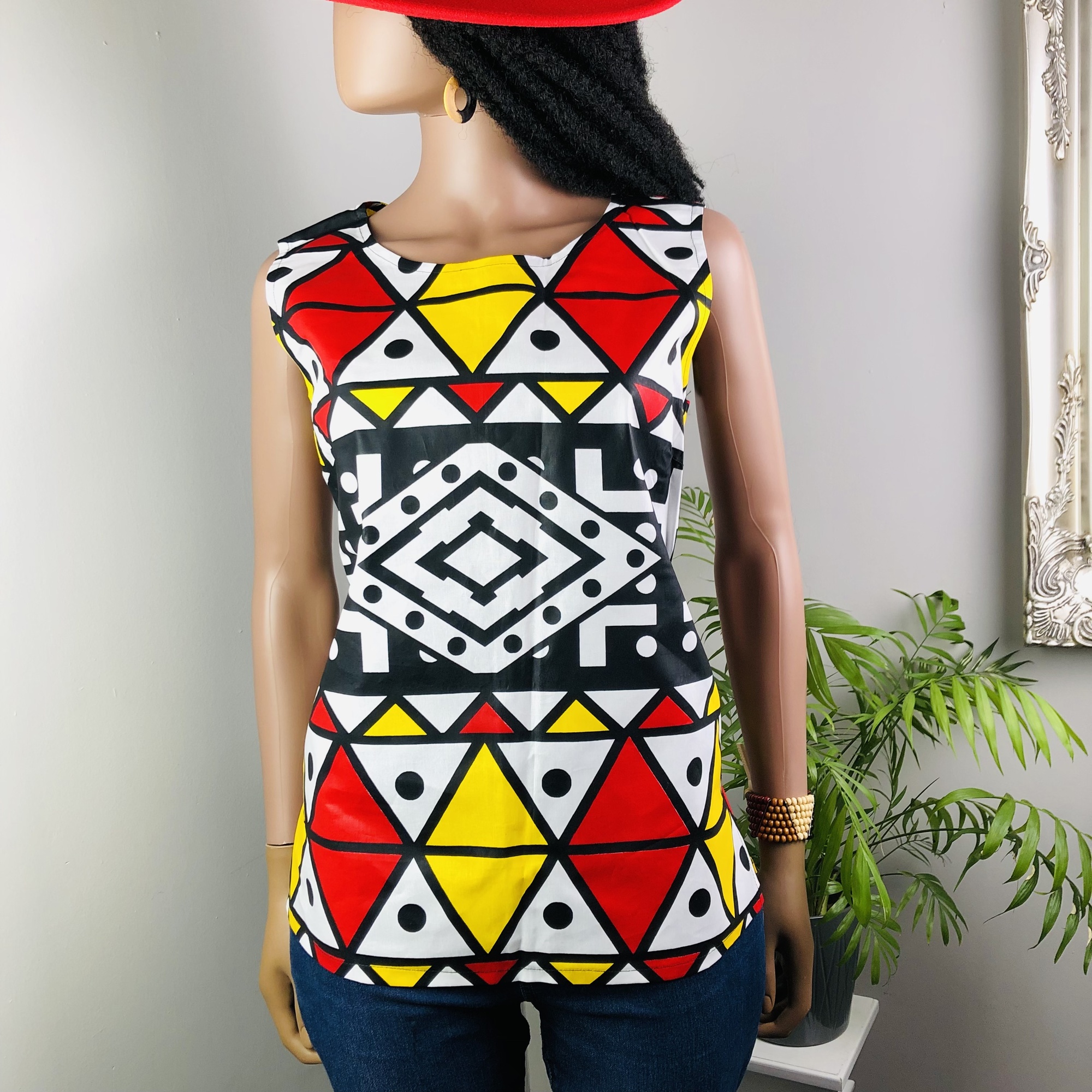 Red Samakaka Print Sleeveless Top - Round Neckline - Image 3
