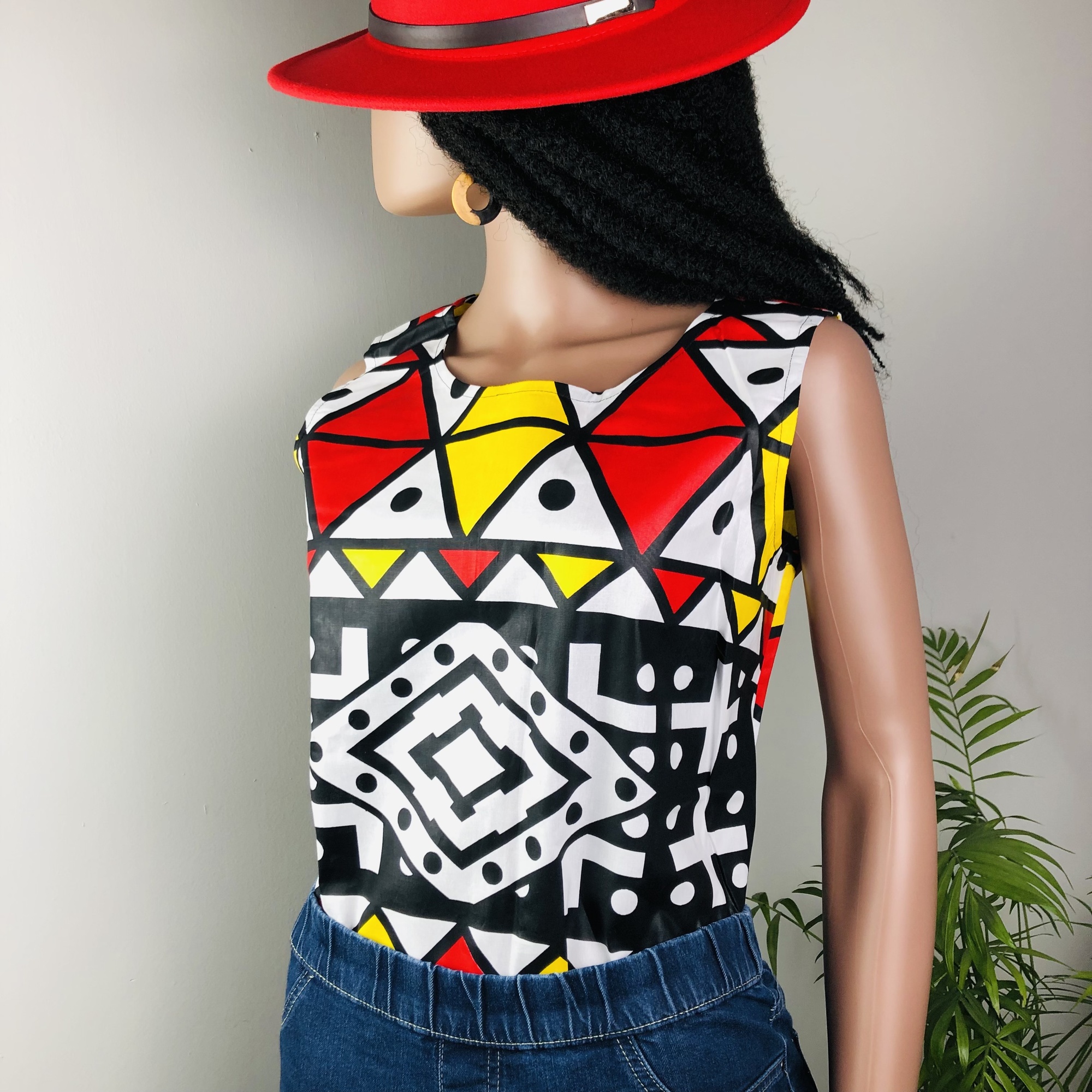 Red Samakaka Print Sleeveless Top - Round Neckline - Image 9