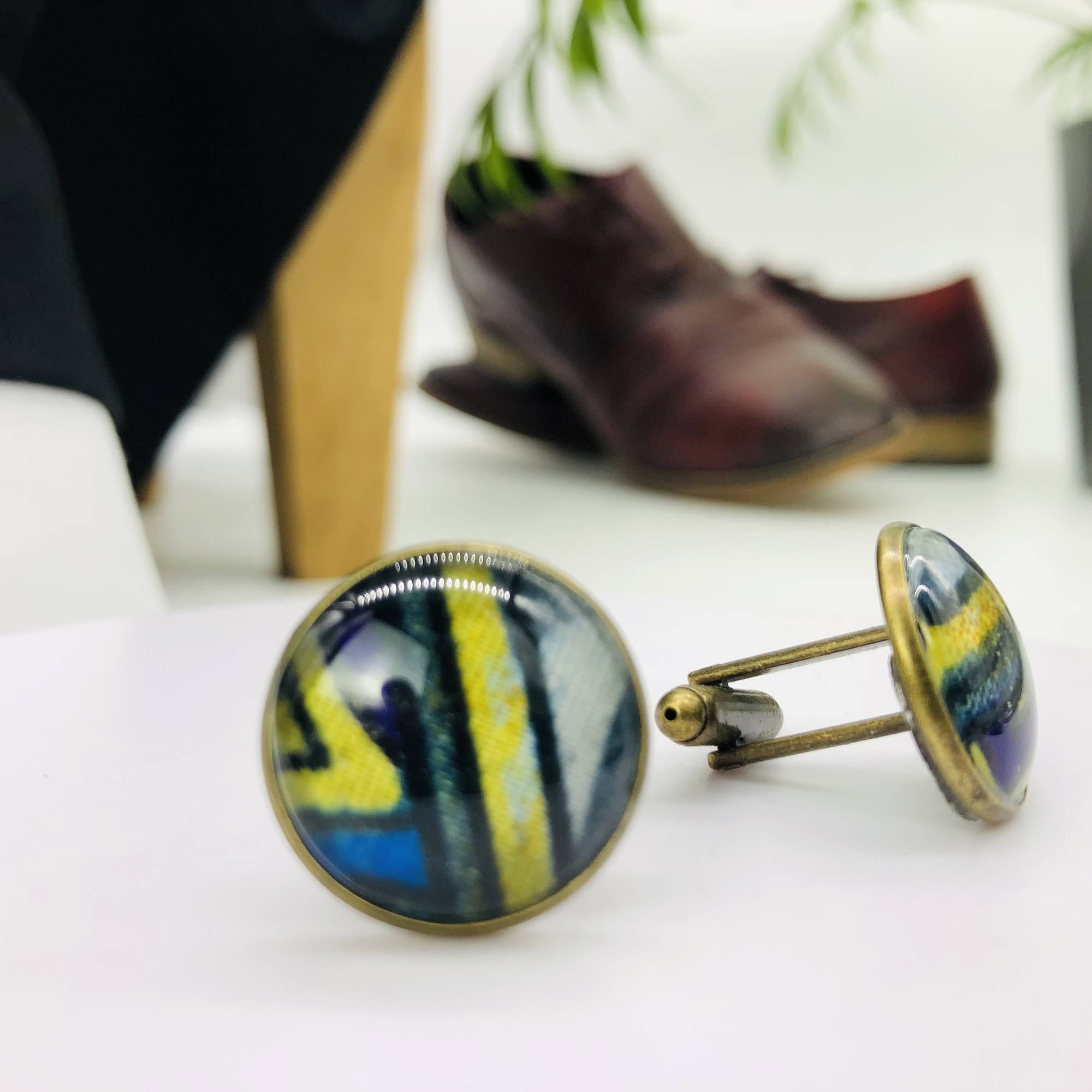 Adalu stem  blue 18mm glass topped  round cufflinks - silver - Image 4