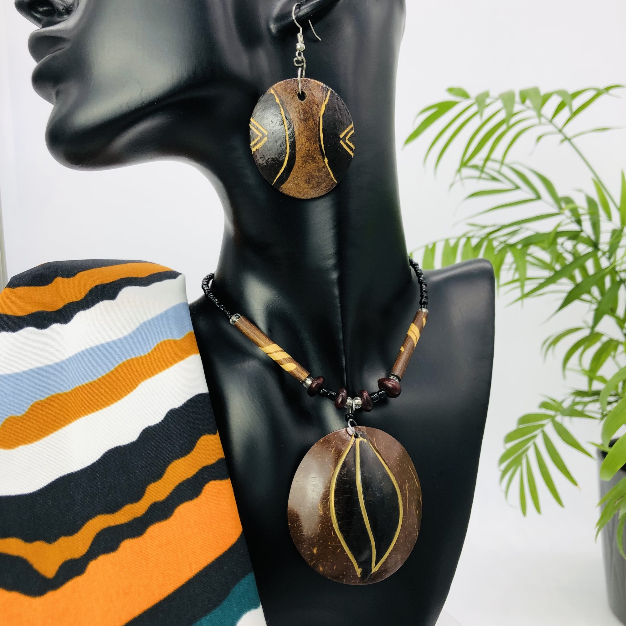 Matamba Pendant Necklace and Earring Set - Shizha